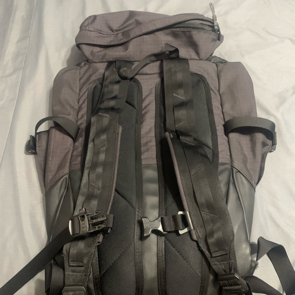 North face backpack - Picture 3 of 5